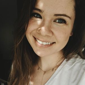 Meet your Posher, Alyx